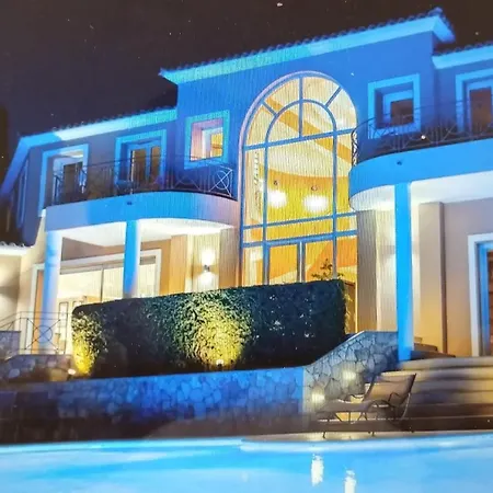 Apartment Overlooking With Pool